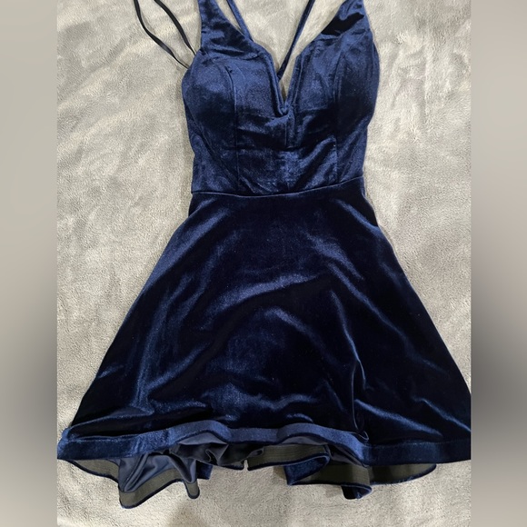 dress - Picture 2 of 6